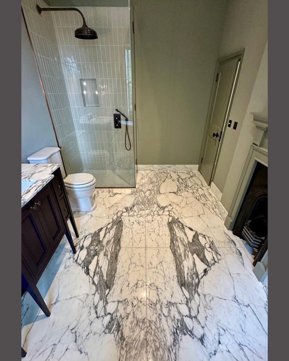 DesignStonework's tweet photo. A stunning bathroom for @norfolk_pro_build 🔥
•20mm Arabescato Corchia marble used, Book-matched to create the pattern🙌
#norwich #norfolk #marble #bathroom #bookmatched #design #stone #quartz https://t.co/09y9YTFf3X