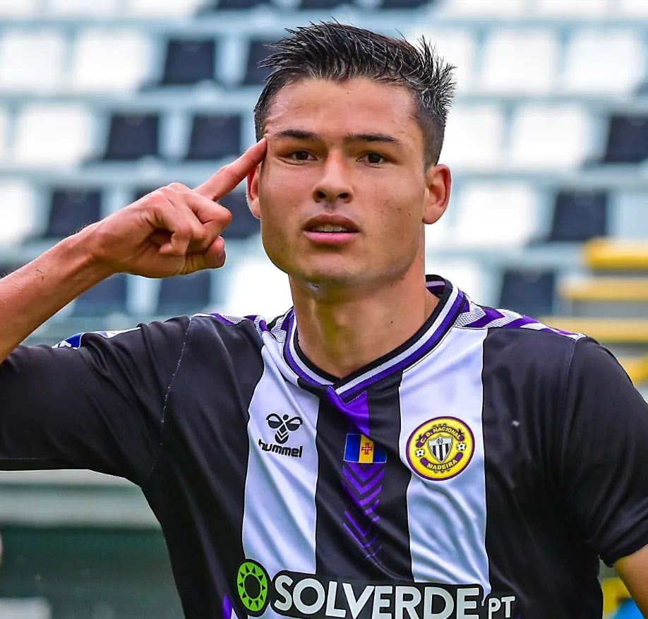 Selon <a href="/sebsousapinto/">Sebastião Sousa-Pinto</a>, o Vitória SC serait en négociations avancées pour la signature du Jesús Ramirez 🇻🇪 à un montant d’1M d’euros !

Il a été auteur de 20 buts cette saison avec CD National 🇵🇹

À suivre…⏳

#PaixãoePropósito #VitoriaSC