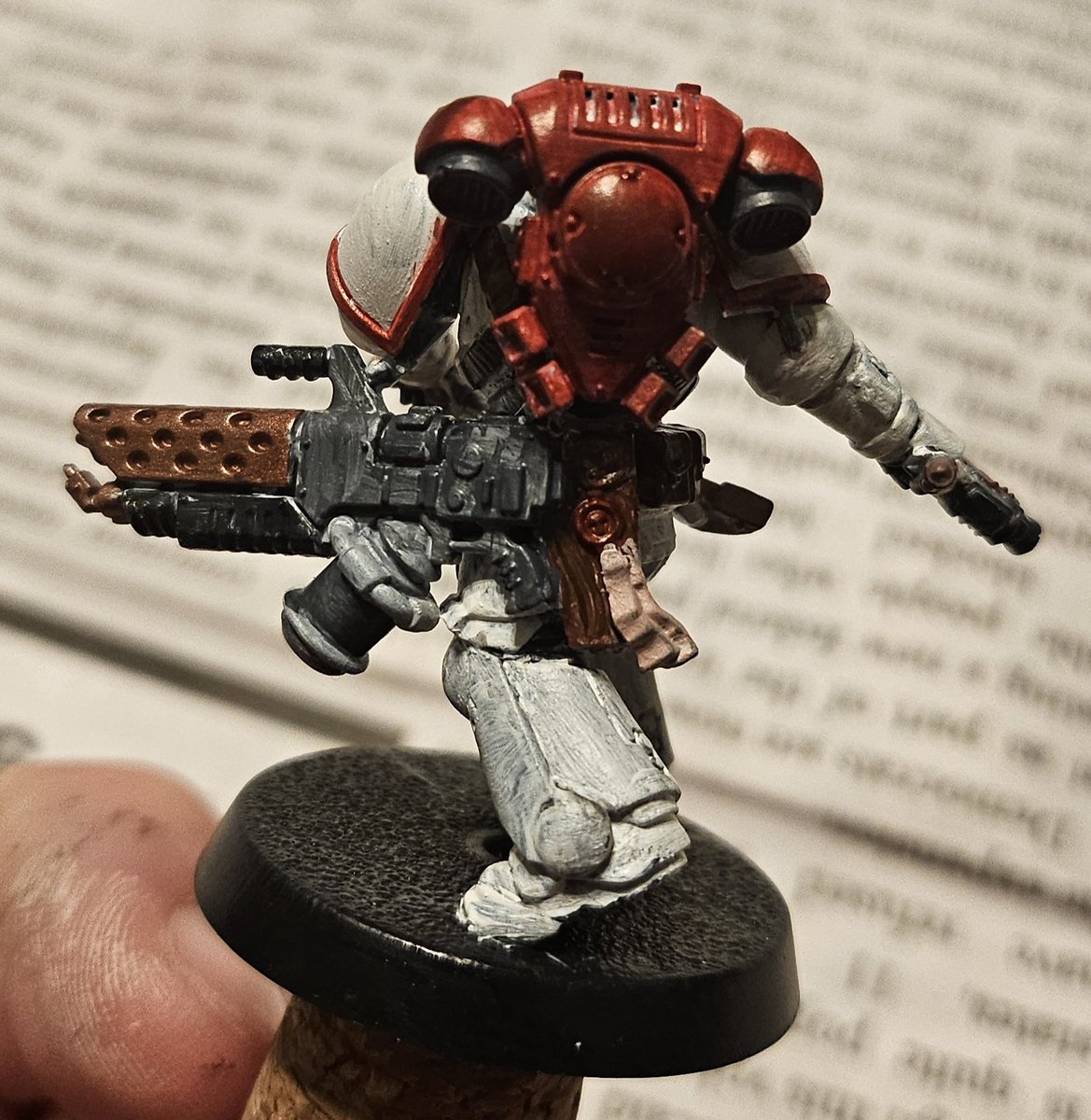 CadenaValkyrie's tweet photo. Been dipping my toes into #warhammer40k lately, here's my first miniature paints I did about a week or two ago, went with White Scars for my marines, been slowly working on painting the rest of the starter set minis since and slowly improving at it https://t.co/c0xqqBuGnd