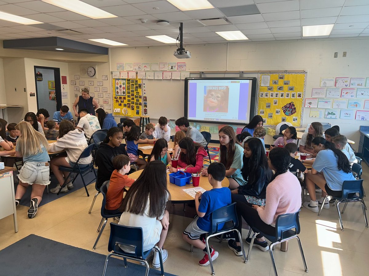 ⁦<a href="/RamapoRidgeMS/">Ramapo Ridge MS</a>⁩ The Spanish Honor Society students visited the Kindergarten students at Lenape and did a fun activity together in Spanish.