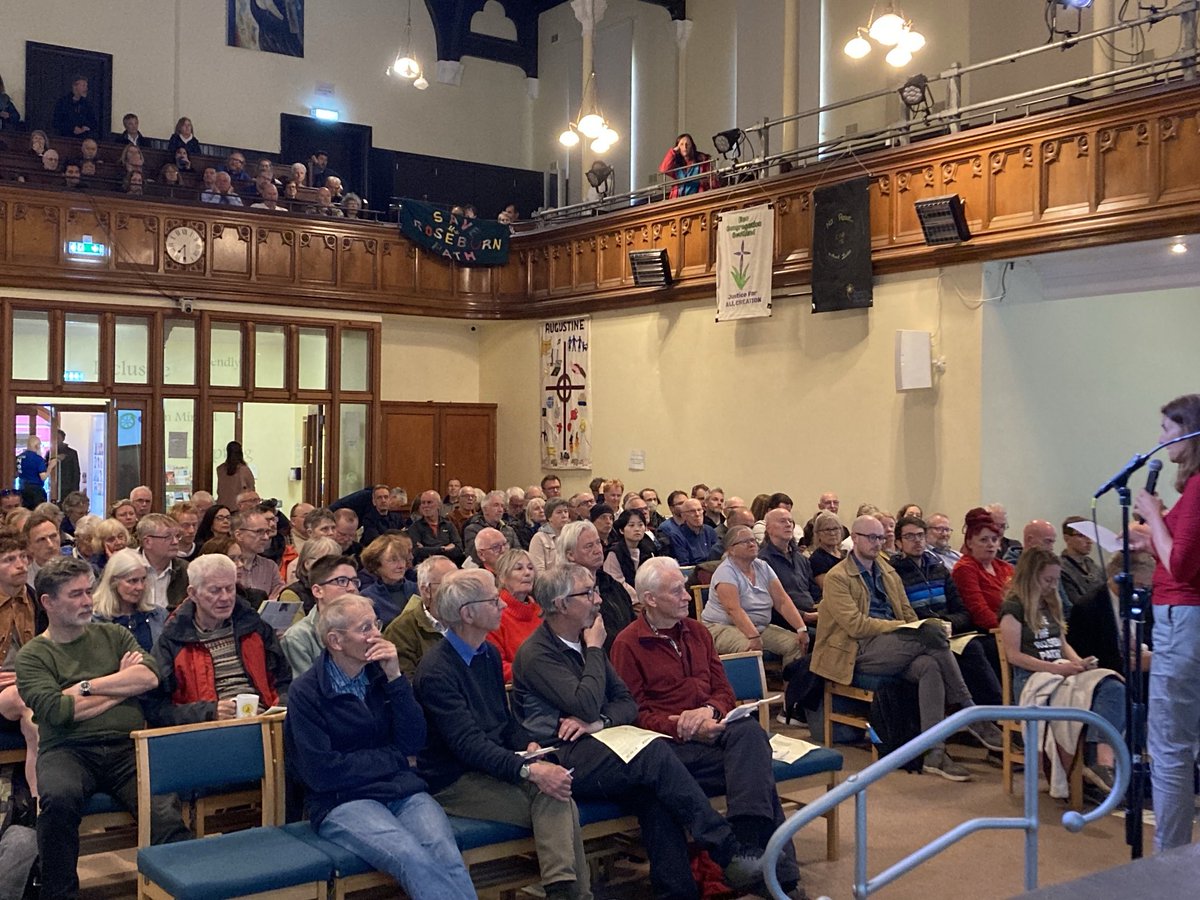 SomervellD's tweet photo. โHanging from the raftersโ packed house โฆ@AugustineUnitedโฉ to hear about plans for next leg of #Edinburghtrams โฆ@SpokesLothianโฉ https://t.co/STDPjR5qBO
