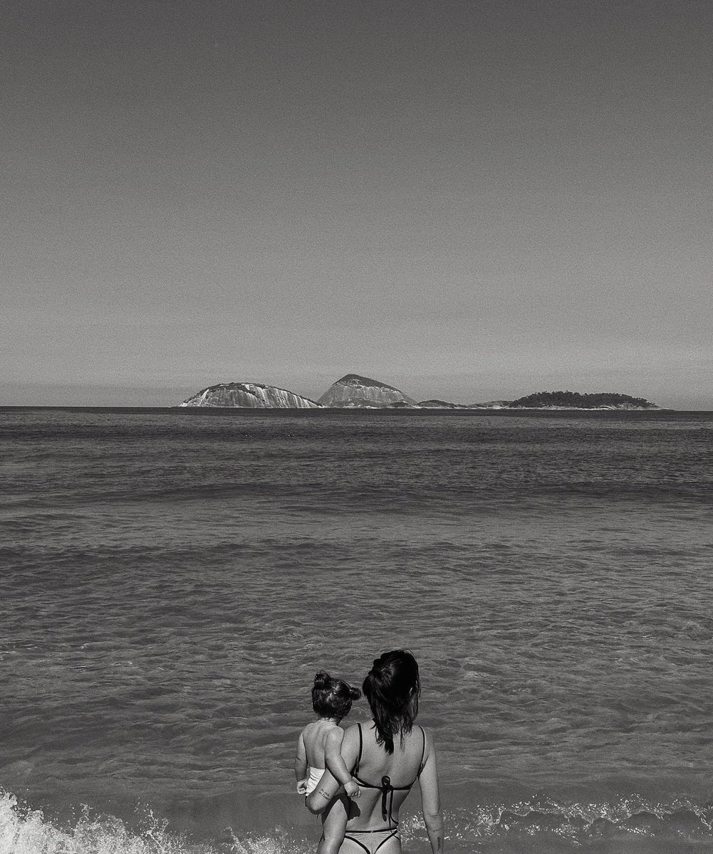 CaioCabral's tweet photo. Aniversário da mulher da minha vida hoje, que Deus te abençoe e proteja. 
05.06 💫🎊❤️ https://t.co/lXScP9QrhM