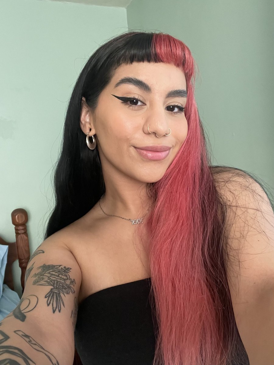 melxsmells's tweet photo. June vs June🤠 https://t.co/JnpCtLUGx7
