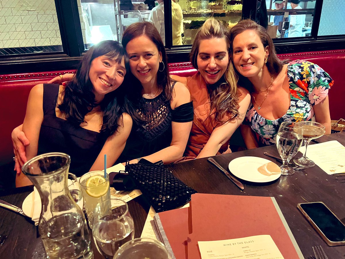 susdickason's tweet photo. @TuftsUniversity Class of ‘04 hosted a Jammin #Jumbo 20th #Reunion #Wkend!!! @TuftsAlumni @TuftsJumbos https://t.co/HdtzYxS59U