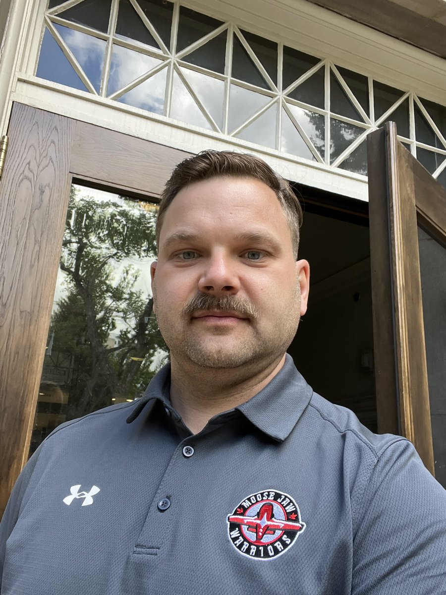 Fresh haircut and a <a href="/MJWARRIORS/">Moose Jaw Warriors</a> golf shirt and I get mistaken for Mark O’Leary at the library and congratulated on our playoff run. 🤣 Wish I was that young!