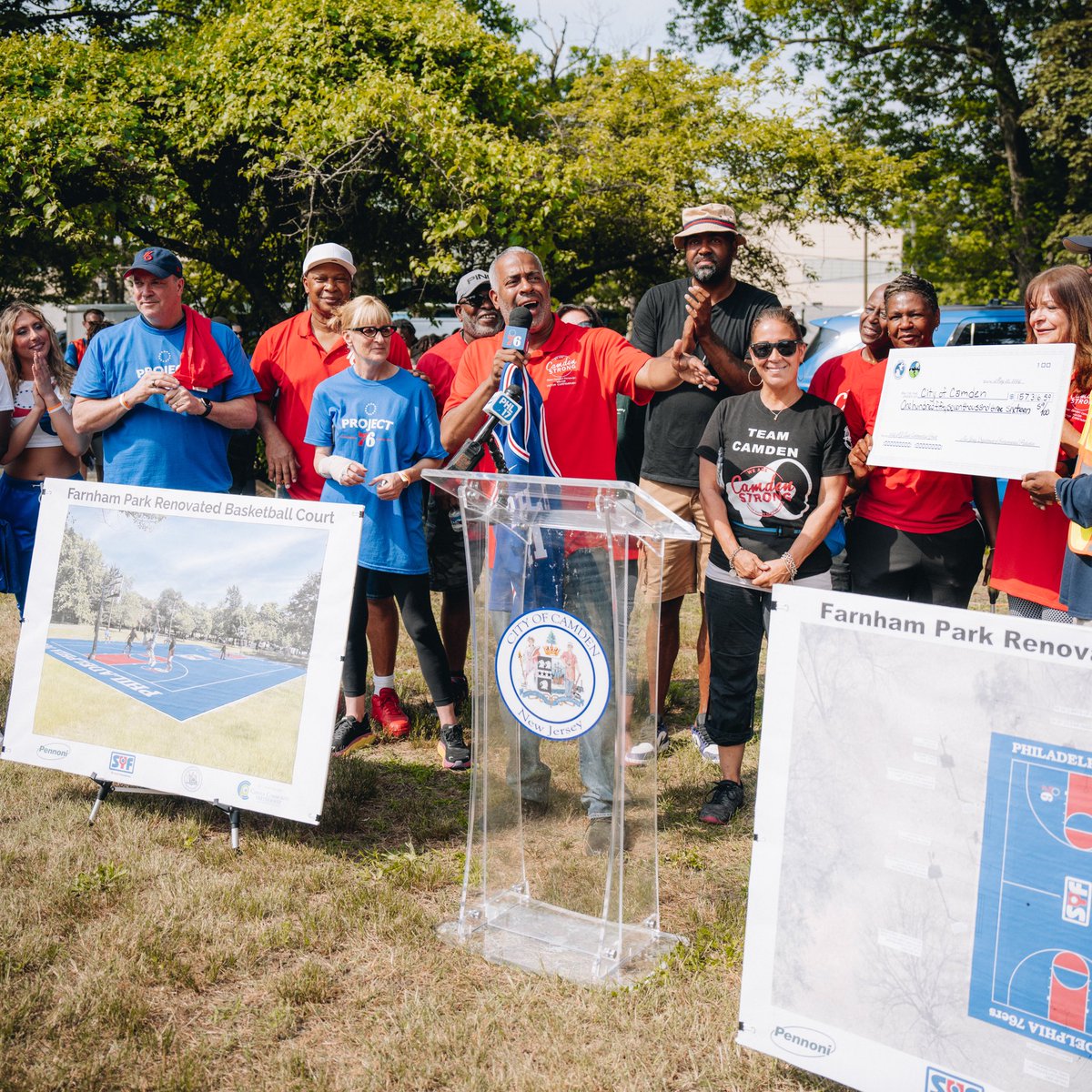 sixers's tweet photo. Project 76 Day of Service! 

Over 100 76ers employees volunteered at the "Clean Camden Campaign" alongside Camden Mayor Victor Carstarphen, HBSE CEO Tad Brown, Franklin, and World B. Free at Farnham Park. https://t.co/t6wNFcLgox