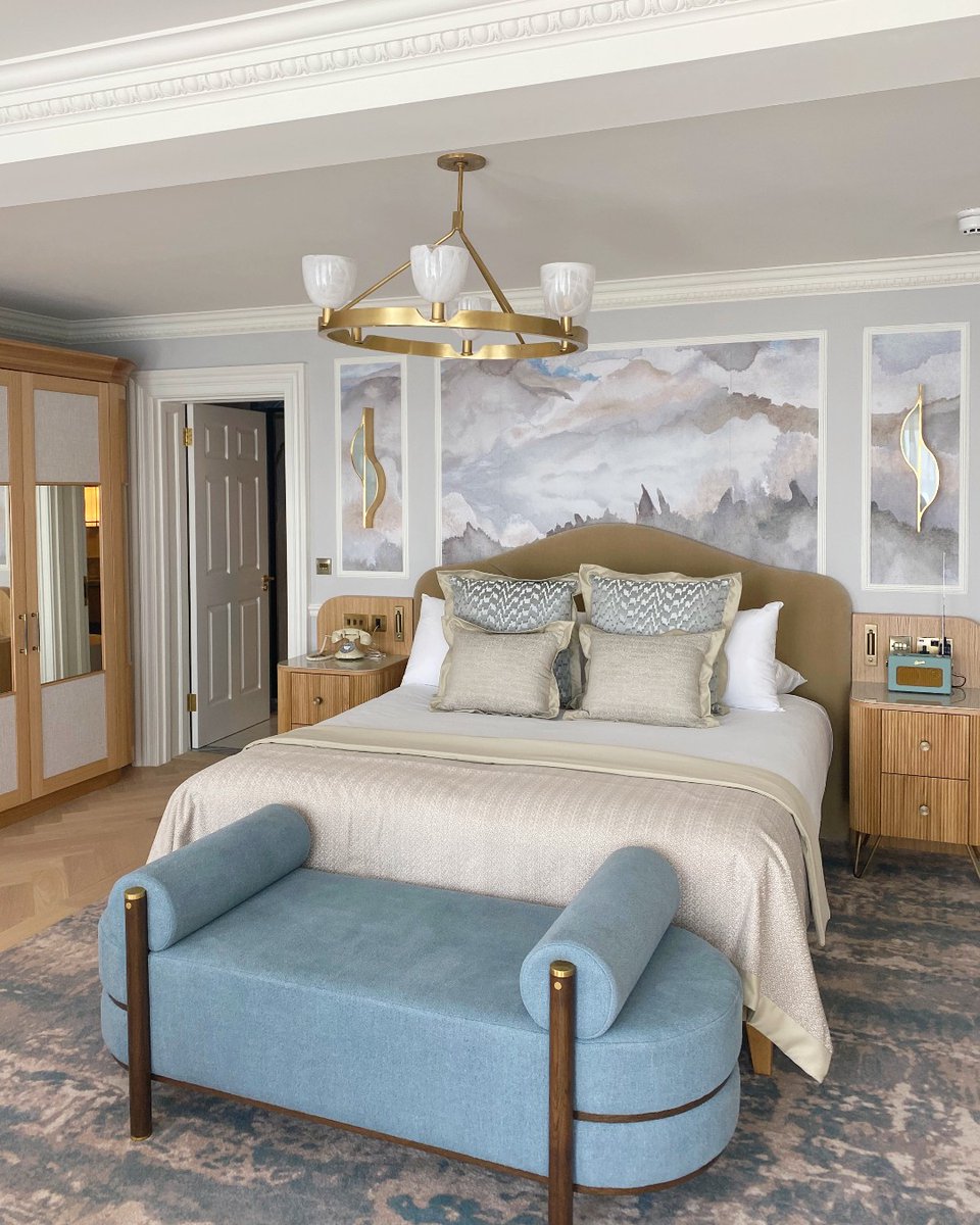 Sumptuous stays in our luxurious Feature Rooms ​✨​ Find your seafront escape at the link in our bio