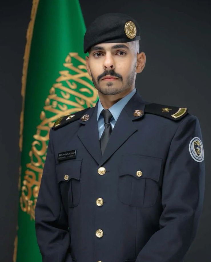 تبارك #أسرة_آل_معتق لابن العم #الملازم / 
 مهند بن إبراهيم بن أحمد بن محمد 
تخرجه من #كلية_الملك_فهد_الأمنية برتبة (ملازم).
سائلين الله له العون والتوفيق والسداد.
وبهذه المناسبة نزف أصدق التبريكات لوالده

#الزلفي