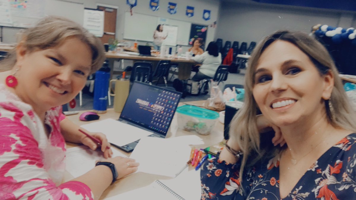 cfisd_ql's tweet photo. OG’s still in the game and still Green &amp; Growing! 🌱🪴 #ItsACalling @CyFairProfLearn https://t.co/F3lWONF8Xd