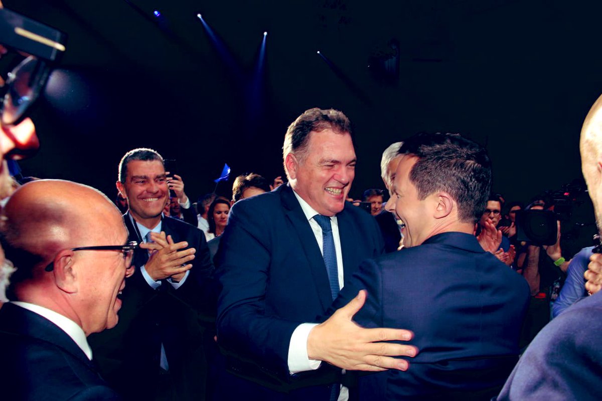 PhilippeTabarot's tweet image. Au #Cannet dans cette dernière ligne droite autour de @fxbellamy 
Nous sommes mobilisés pour défendre un pack de convictions et de combats pour l’Europe, celui de la liberté, de la lutte contre les normes, contre l’asphyxie des taxes, contre les dérapages financiers.