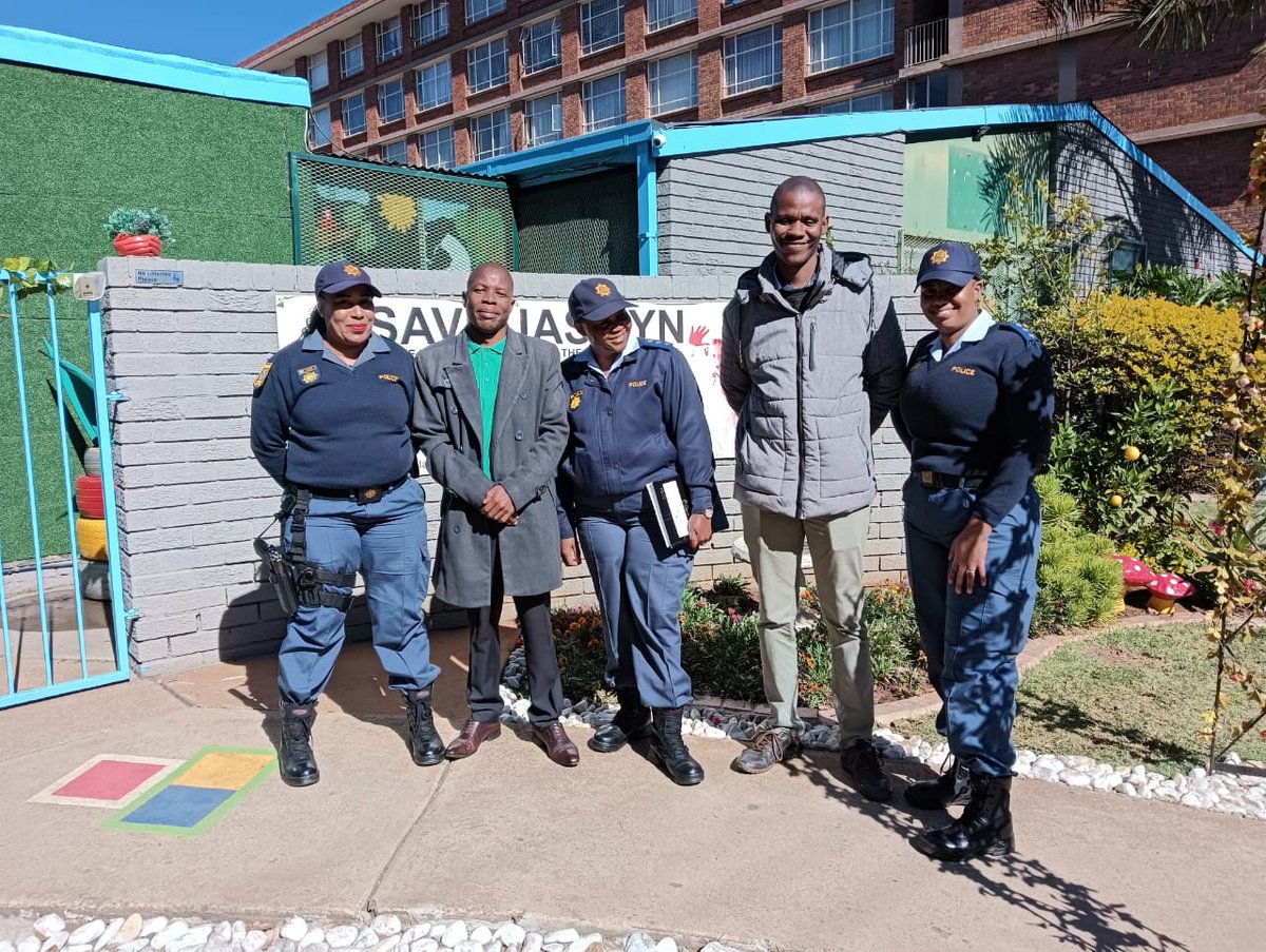 SAPoliceService's tweet image. #sapsHQ The #ChildProtectionWeek2024 campaign aims to raising awareness about the importance of safeguarding children from abuse, neglect and exploitation. It is in all of our hands to stop the cycle of neglect, abuse, violence and exploitation of children.

Yesterday, members of