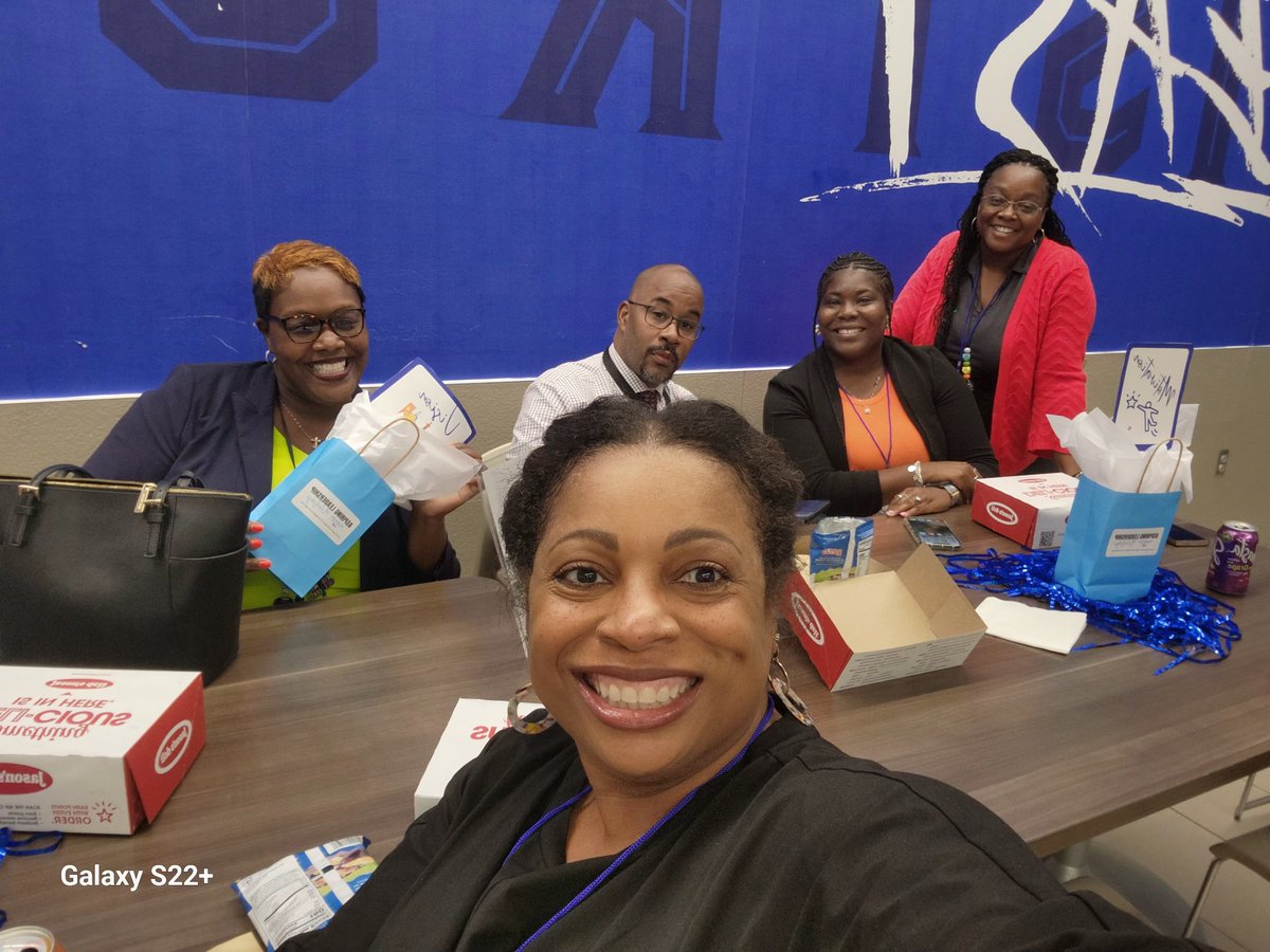 Nickyt76's tweet photo. Aspiring Leadership Workshop...gleaning valuable information and tools for leadership from some amazing educational leaders! @sheldonisd
#ALW24 #WeAreSheldon #Bethevillage https://t.co/EB5sBVDVyk