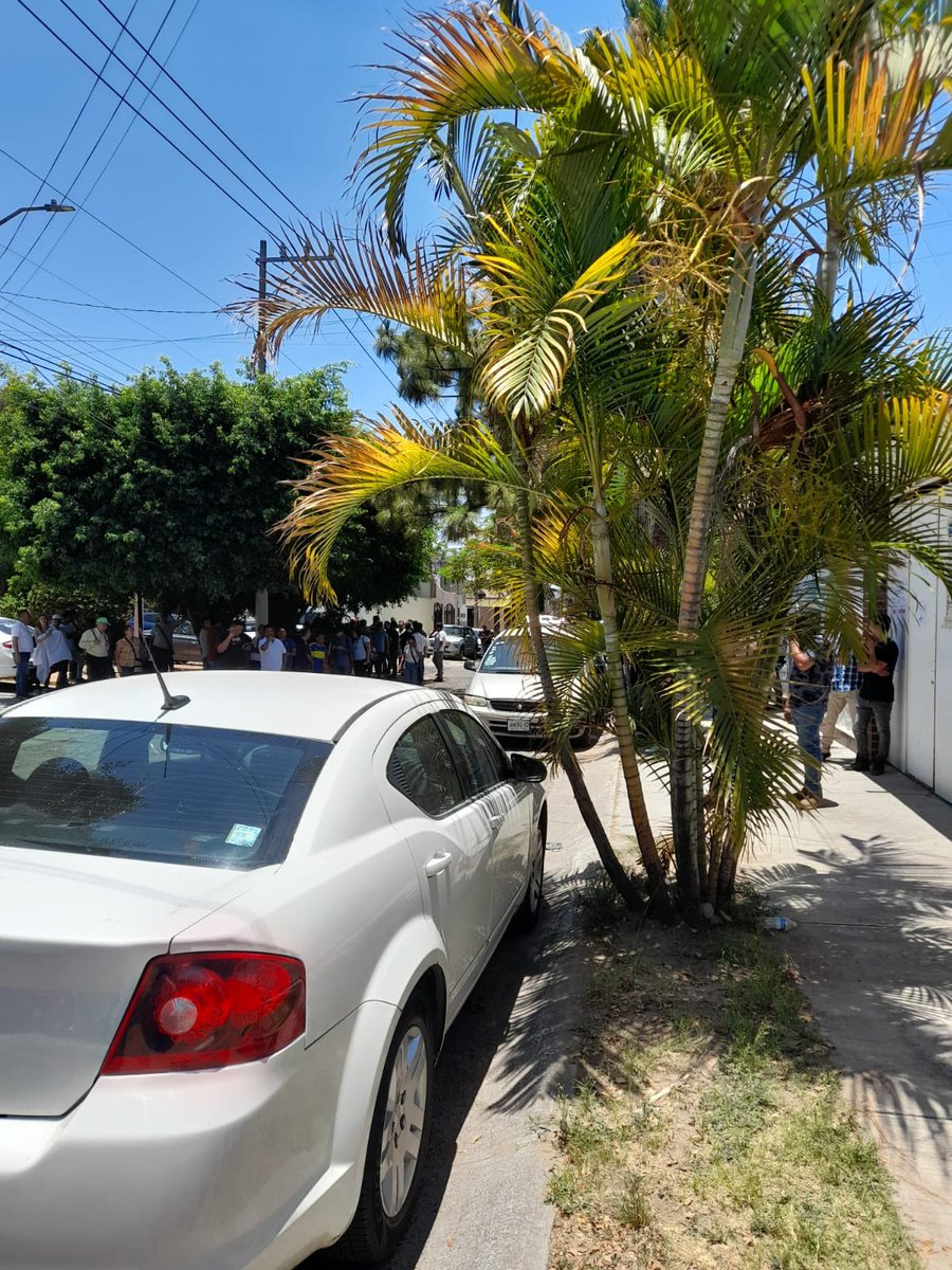 ea_puerto's tweet photo. Al desnudo la intervención del Gobierno de Jalisco en los cómputos distritales. Utilizaron a personal de la Fiscalía General del Estado para sustraer boletas en bolsas negras. Esto es gravísimo. https://t.co/nJSdqxIWBA