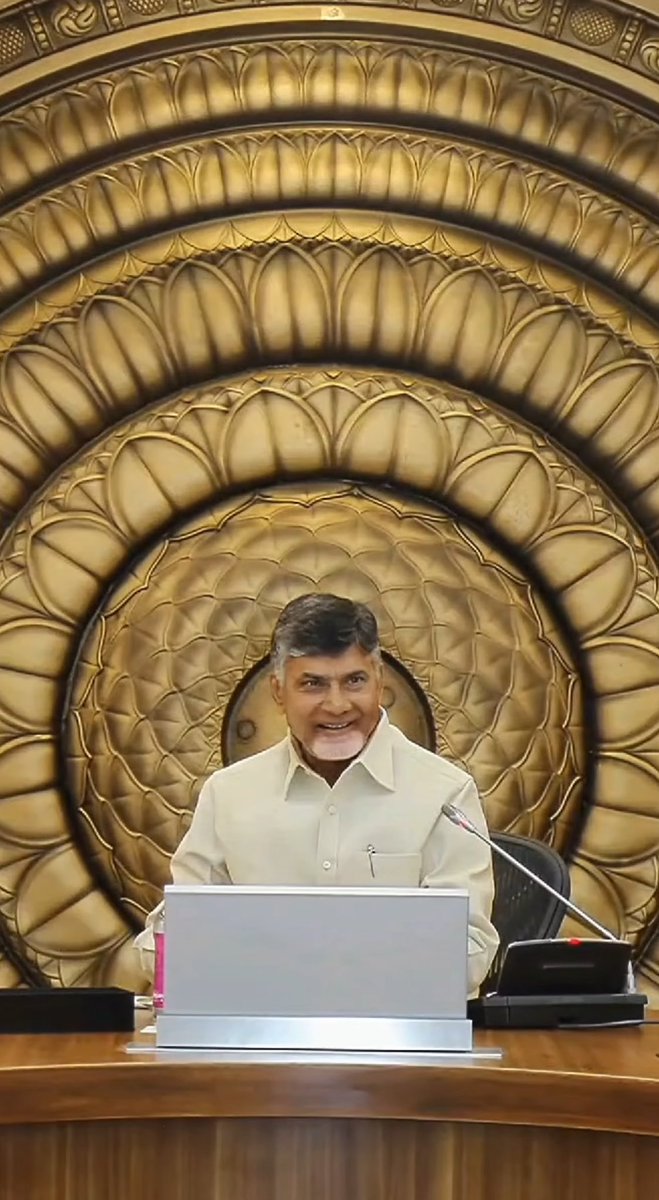 koushik_raavi's tweet photo. Congatulations KINGMAKER @ncbn
The man 💛
The myth 💛
The legend 💛
Nara Chandra Babu Naidu ane nenu 4.0 loading……..
#TDPBounceBack #tdp #TDPVictory #TDPAgain #CBNsaveindia #cbn #chandrababunaidu https://t.co/ORTlI1rWYZ