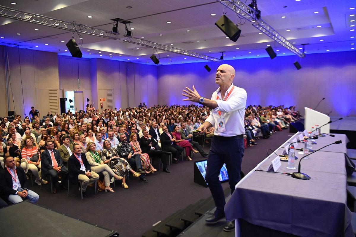 SEMES_'s tweet photo. Espectacular @FernandoFabiani 👏👏👏👏👏

#SEMES2024 https://t.co/UMuH6pRQH2