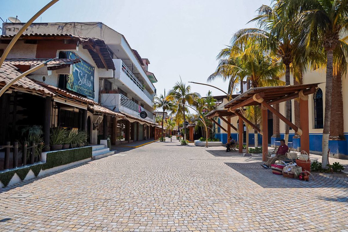 jorgexsa's tweet photo. ¿Ya vieron como va quedando el centro de la ciudad? Luce padrisimo con un toque muy zanka que ha gustado mucho a turistas y locales. https://t.co/5ZqWUr83Tr