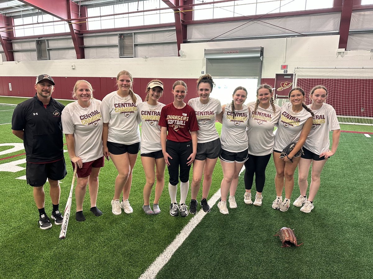 KCSB_Chargers's tweet photo. (See previous post) — the rain again tried to wash out day 2 of camp, but luckily we have a beautiful indoor facility &amp; were able to get our work in!👏🏼 We are so proud of our Campers of the Day &amp; friends for their hard work. @KISDAthletics @Chargers_CHS #BTM https://t.co/uYWAbk3AgY