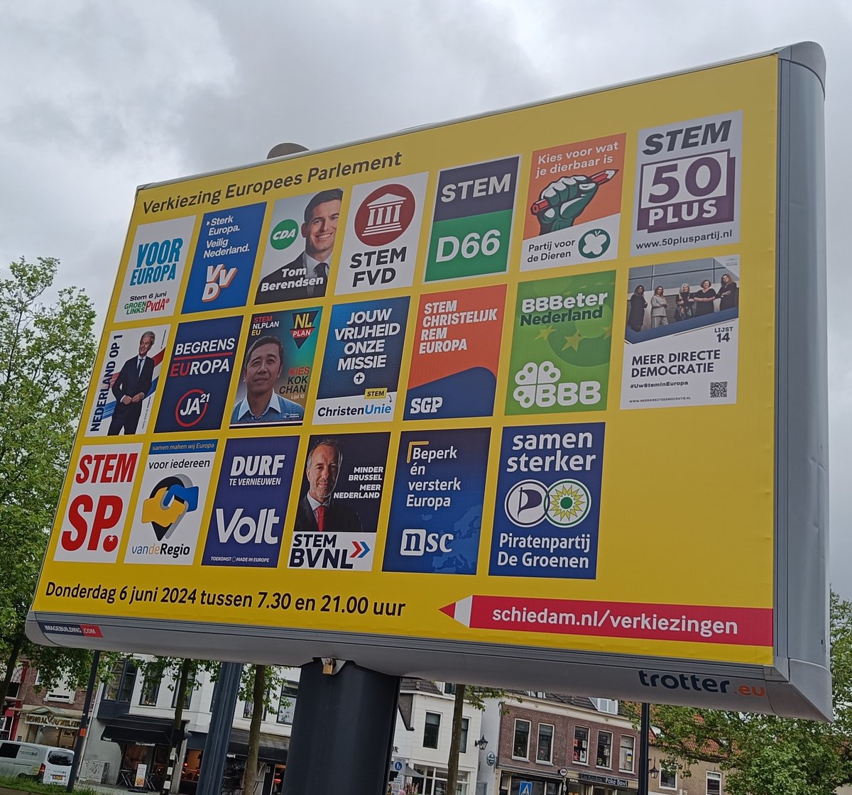 Donderdag mag je 🗳️ stemmen voor het Europees Parlement. Tussen 7.30 en 21.00 uur ben je welkom bij 30 Schiedamse stembureaus. Kun je niet zelf komen stemmen, machtig dan iemand anders om jouw stem uit te brengen. Hier lees je hoe: schiedam.nl/verkiezingen #EP2024 #Verkiezingen