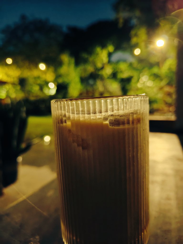 desi_rr's tweet photo. बारिश, हवा, मस्त मौसम, #coffee n #RR
#night #rainingnight #enjoying https://t.co/np7NzxzufF