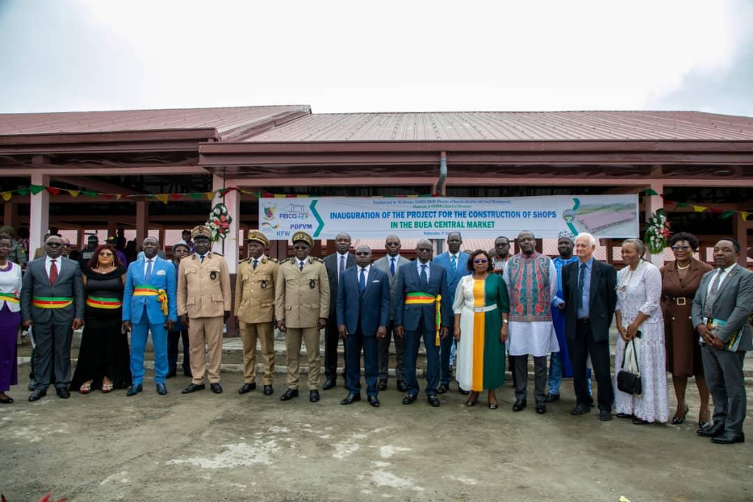 CamilleAkoaP's tweet photo. On Wednesday 5th June 2024, the inhabitants of Buea town witnessed the inauguration ceremony of modern shops in the Bwitingui central market, presided over by the Minister of Decentralization and Local Development, in which I took part. https://t.co/P5e6qUz4K2