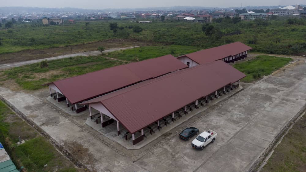 CamilleAkoaP's tweet photo. On Wednesday 5th June 2024, the inhabitants of Buea town witnessed the inauguration ceremony of modern shops in the Bwitingui central market, presided over by the Minister of Decentralization and Local Development, in which I took part. https://t.co/P5e6qUz4K2