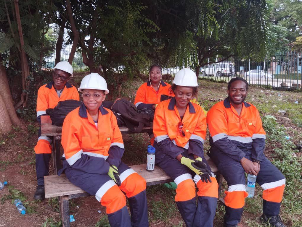 ASEZambia's tweet photo. Happy World Environment Day

At SEZ, we are always developing new solutions to help Zambia with her Clean Energy Transition. Today, let World Environment Day be the day you join us! 
Whether you are a business or a homeowner, we offer tailored solutions to meet your energy needs. https://t.co/593KaJ0dz3