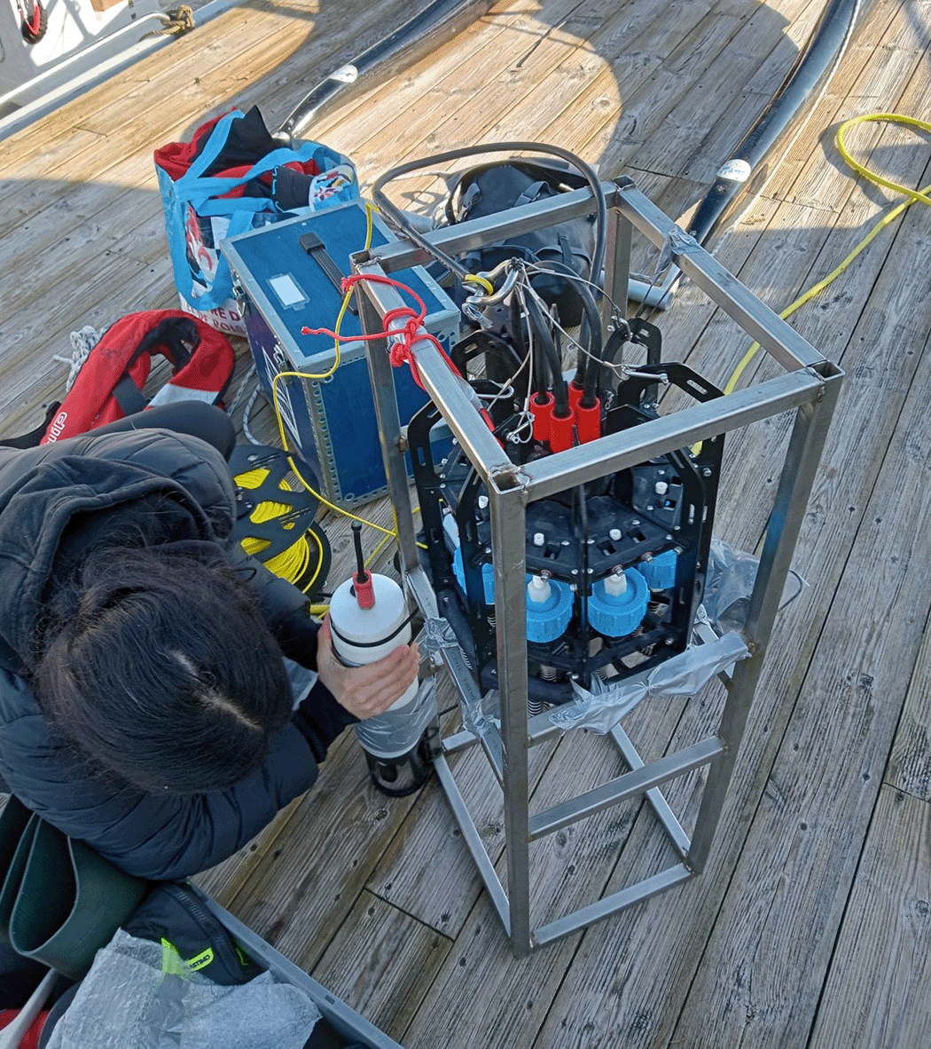oceandiagnstics's tweet photo. @CNRS Research Scientist @ijalonr and her all-women team are conducting #microplastics #sampling with our Ascension depth sampler in France! We can't wait to learn what they find and how the data will be used to inform solutions! 🙌 #WorldEnvironmentDay https://t.co/aSt65owuD5