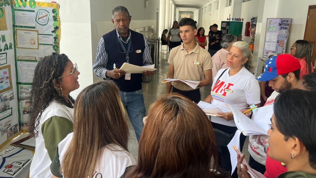 Edu_Caracas's tweet photo. Con el fin de realzar los logros Educativos  del año, estamos en el premio de Gestión  Institucional  Integral de Calidad  Educativa  "Belén  San Juan". Donde han sido Seleccionadas las Instituciones más Sobresalientes y se evalúa La gestión territorial, curricular y escolar. https://t.co/ybUbe3kw8e
