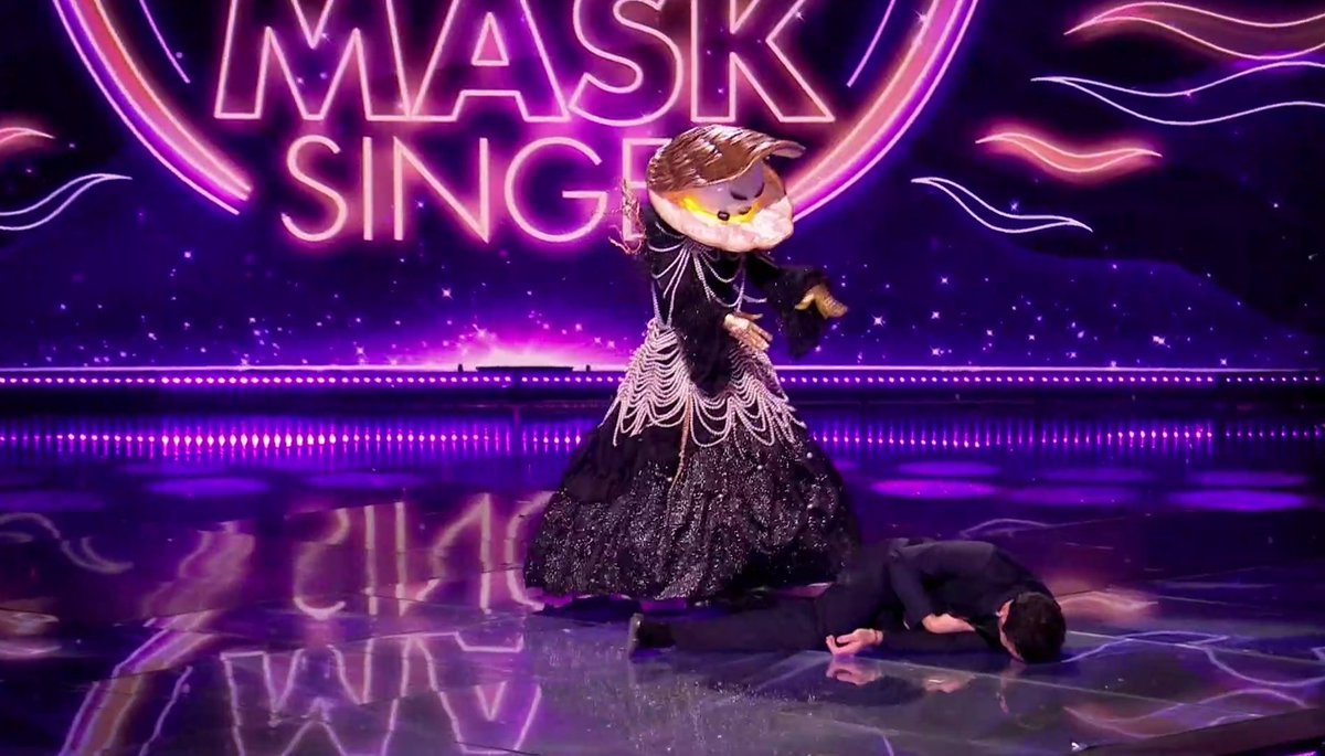 Soldatdesmedias's tweet image. Vendredi à 21h10 sur @TF1, les quarts de finale de #MaskSinger avec @CamilleCombal et les enquêteurs @chantalladesouO, @kevadamsss, @ruquierofficiel et #InèsReg.
