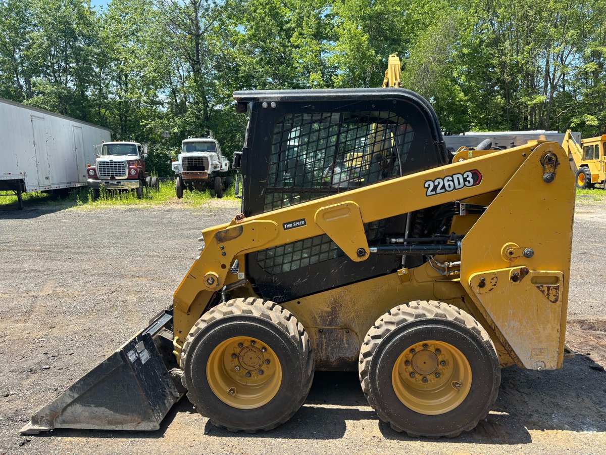 MideastEquip's tweet photo. 2021 CAT, 226D3, Skid Steer. STK.#8004-ZB.  $33,500
2Spd High flow, Rear Camera, Air Conditioner and Heating, Bucket, Low Hours, Well Maintained, Joystick Controls, Runs Very Well. For more information visit https://t.co/5Ps7am83an https://t.co/bw8aSLojJ9