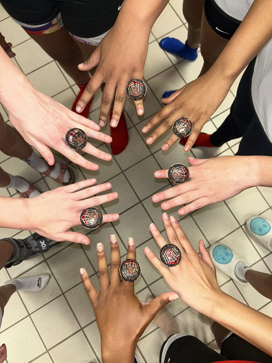 HGHSGirlsBBall's tweet photo. Exciting news☺️….The Hazel Green Lady Trojans received their State Championship rings today and the girls couldn’t be more thrilled
!!!🎉🥳#ringme💎 #gotrojans❤️🤍#7sacharm #8willbegreat https://t.co/ciWD3xab4i