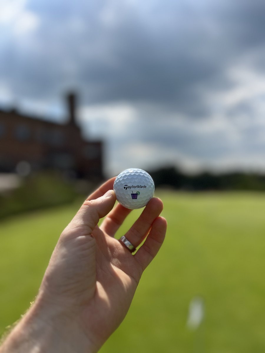 🚨 Every 5th day of the month for the rest of 2024 I am going to pick 2 of my followers to win some TP5 golf balls. 

2 winners each month, each winner will win some TP5 &amp; TP5x balls so you can try both! 

To enter for June simply RT this &amp; reply with how many layers are used to