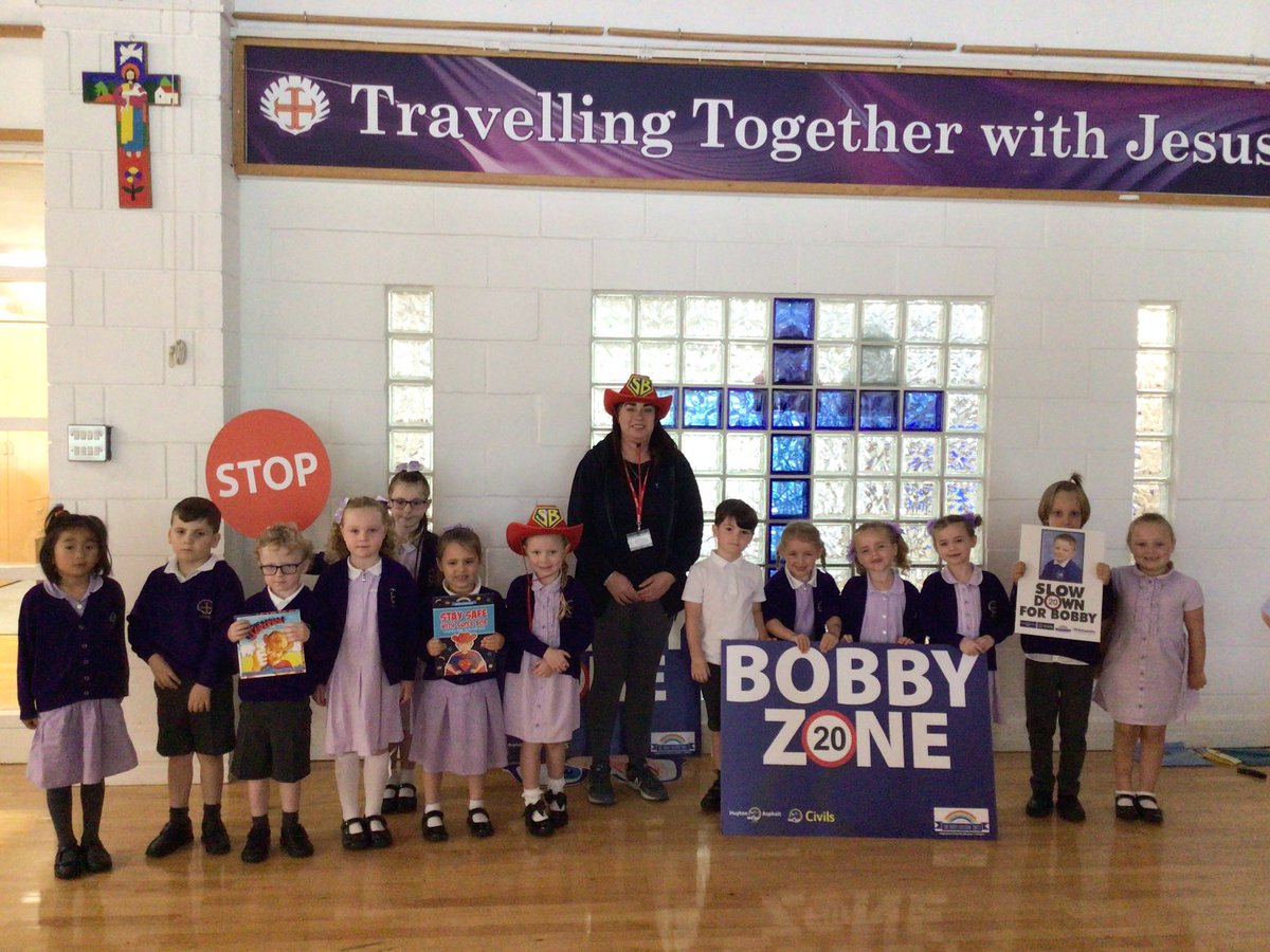Emmaus_School's tweet photo. 🌈Jenny from @slowdown4bobby led an interactive road safety assembly today for #emmausreception #emmausyearone & #emmausyeartwo
💙The Super Bob story reinforced Bobby’s 3 golden rules for us to remember & keep ourselves safe when we are crossing the road: Stop, Look, Listen🚦 https://t.co/xe99XwTIJr