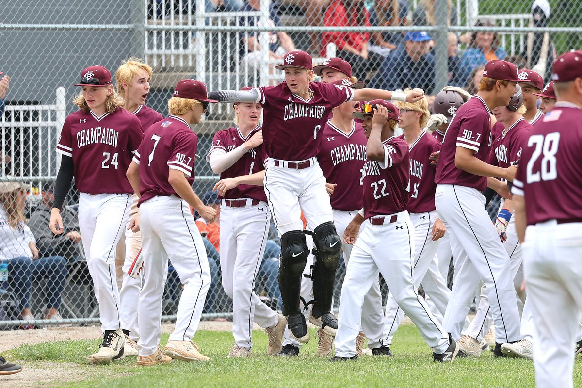lizbrunson's tweet photo. A few photos from the first part of the Central vs. Mahomet Sectional Final game in Rochester: https://t.co/5aNSaTbbuu @BaseballMaroons @maroonathletics https://t.co/72dboB7LsR