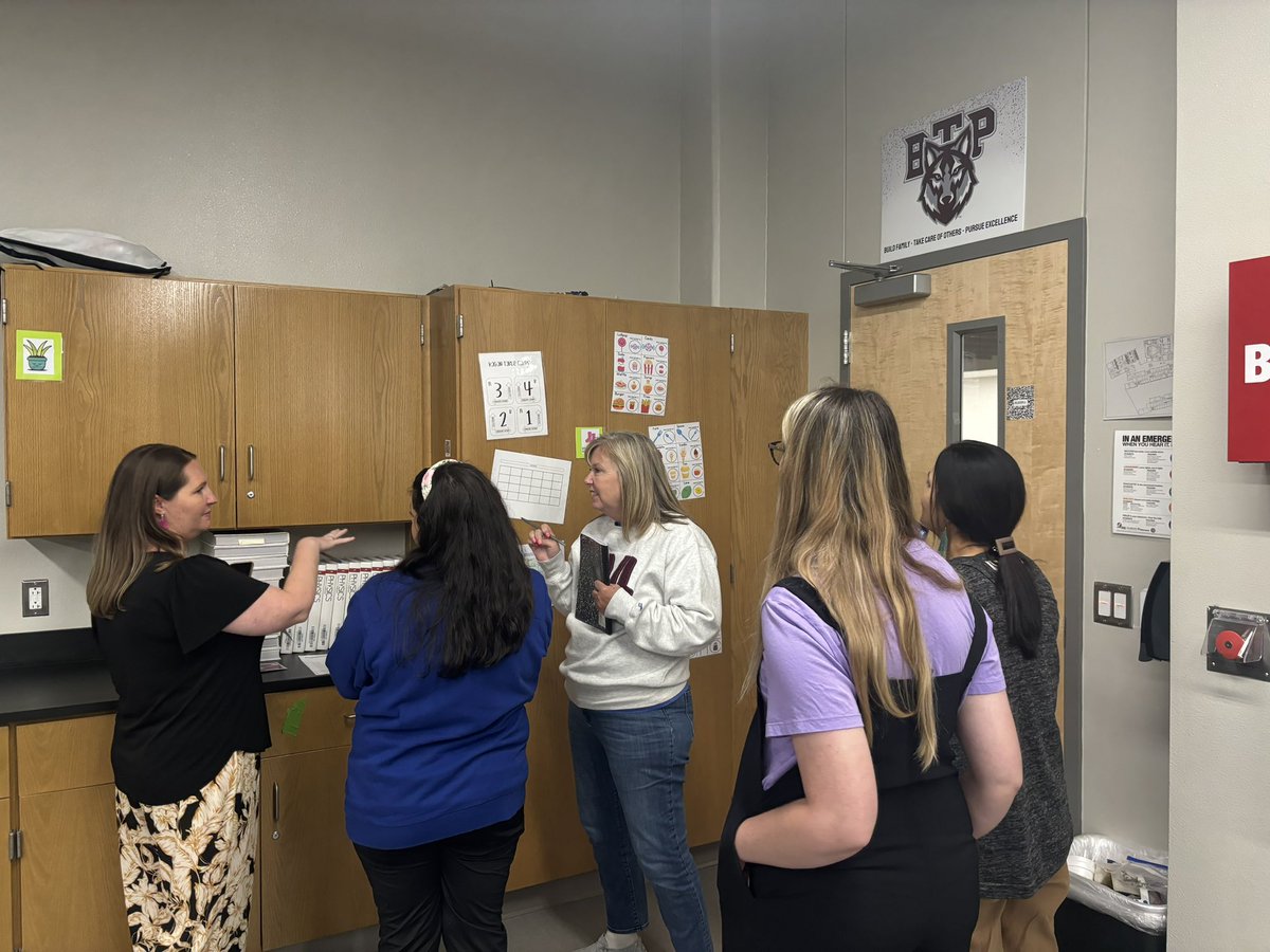 Kellie Phares 🎡 tweet media