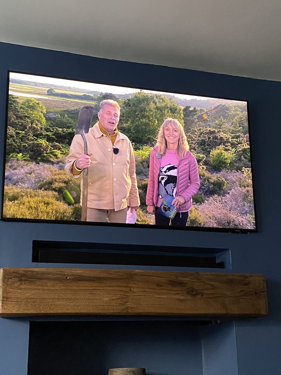 SarahHamlett's tweet photo. I was about to comment on Michaela’s jumper when Chris pulls a Prue and yells “look how long that shaft is” - there’s a lot to unpack and we’re only 6 minutes in #Springwatch https://t.co/7LuYuE0gIY