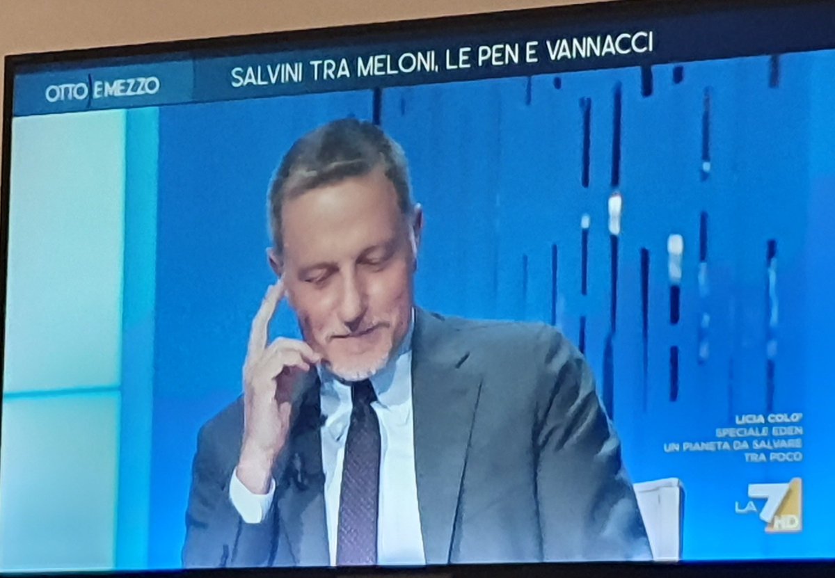 chiarabetta79's tweet image. #ottoemezzo #giannini #colpa vostra se ogni tirate fuori una vaccata sul #fascismo #salvini