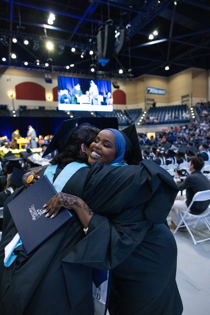Congratulations to the 2024 Master of Education graduates! 🎓🙌💙 We are so proud of you and as you embark on this new adventure remember to never stop learning! We look forward to seeing all that you accomplish🌟
#USDOnline #2024graduates