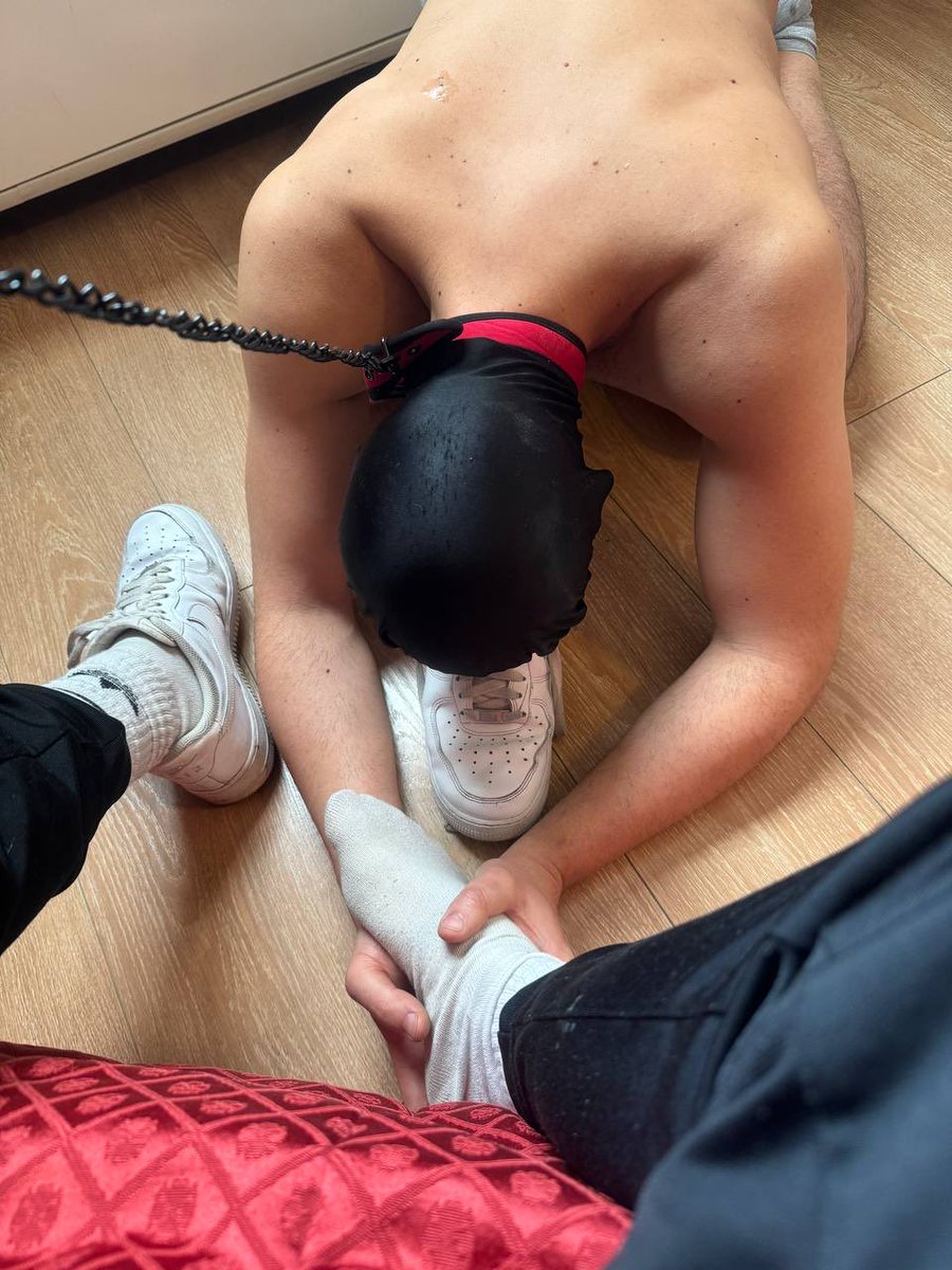 Master_Ares98's tweet photo. A good slave always stays on his knees begging 4 my feet and ready to serve me: His GOD 🦶🏻😈
full of spits and kept on a lash as a dog. Serve me stupid f*g! 🤣🔝🔥
#findom #cashmaster #moneyslave #drainyou #worshipme #masterares #feet #italianmaster #paypig #paymeslave https://t.co/eK8KUDygMQ