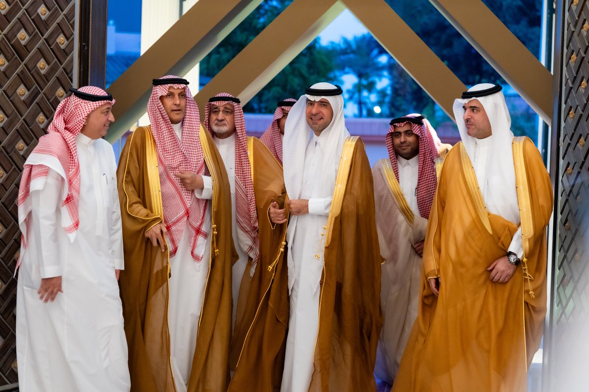 Mohammad_Albuty's tweet photo. مشروع عمراني نابض بالحياة، في أطهر بقاع الأرض.. 
دشنا اليوم #ضاحية_بوابة_مكة بمساحة 5 ملايين م2 و أكثر من 8000 وحدة سكنية بتصاميم تتزين بتراث مكة المكرمة. 
مجتمع متكامل بمرافق متنوعة، تعليمية، ترفيهية، صحية، مساجد وجوامع، وحدائق موزعة في أنحاء الضاحية يسهل الوصول لها بكل يسر وأمان. 
تعبر #ضاحية_بوابة_مكة عن مجتمع عمراني مثالي ينبض بتاريخ الأرض وينبع بثقافتها.