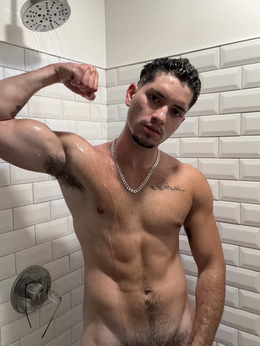 2aminnyc's tweet photo. Ok last shower pic https://t.co/R6VZR4KQzi