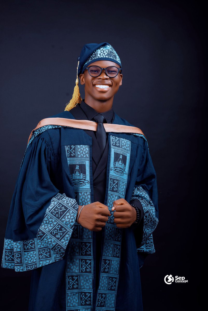 sanusi_modiu's tweet photo. Alhamdulillah!🤲🏻
 Bachelor of Science (Honors) in Accounting. 
By the grace of Allah, I’ve reached this point.
Grateful for every lessons learned
Excited for what the future holds!🎖️

Babatunde Modiu Sanusi, Bsc Accounting🎖️

#27thlasuconvocation https://t.co/yhlnaRUQbe