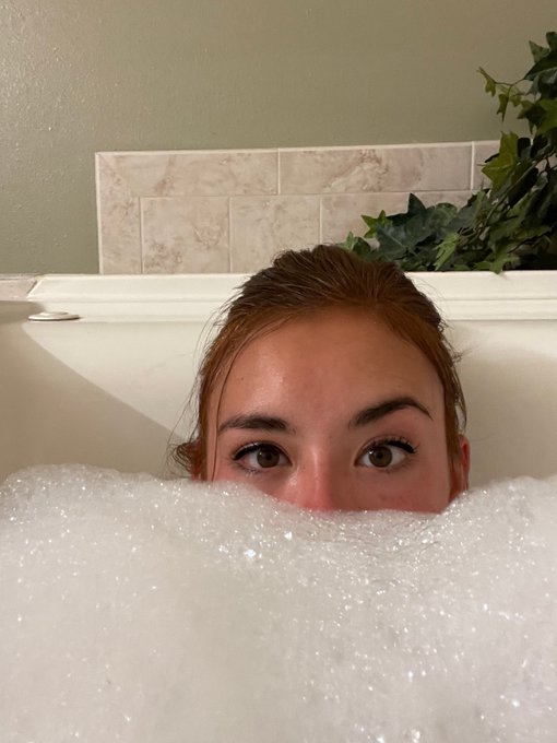 bubble bath!😶&zwj;🌫️ https://t.co/Tmu5HYCS5D<a href="/tag/sundayfunday"class="tags"><span>#sundayfunday</span></a>