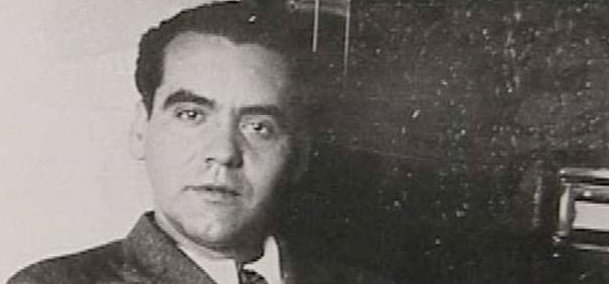Es una pena que el Gobierno de España no haya aprovechado el aniversario del nacimiento de Lorca para desclasificar los documentos que guarda del asesinato del poeta. ¿Por qué no hace ese gesto <a href="/ernesturtasun/">Ernest Urtasun</a> <a href="/JordiMartiGrau/">Jordi Martí Grau</a> y libera los papeles del franquismo sobre el crimen?