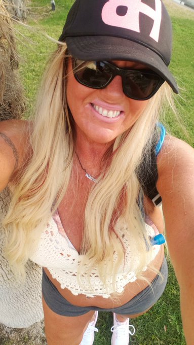 In the desert still....having some naughty fun! Wannq cum join? https://t.co/wQ4msNAukb