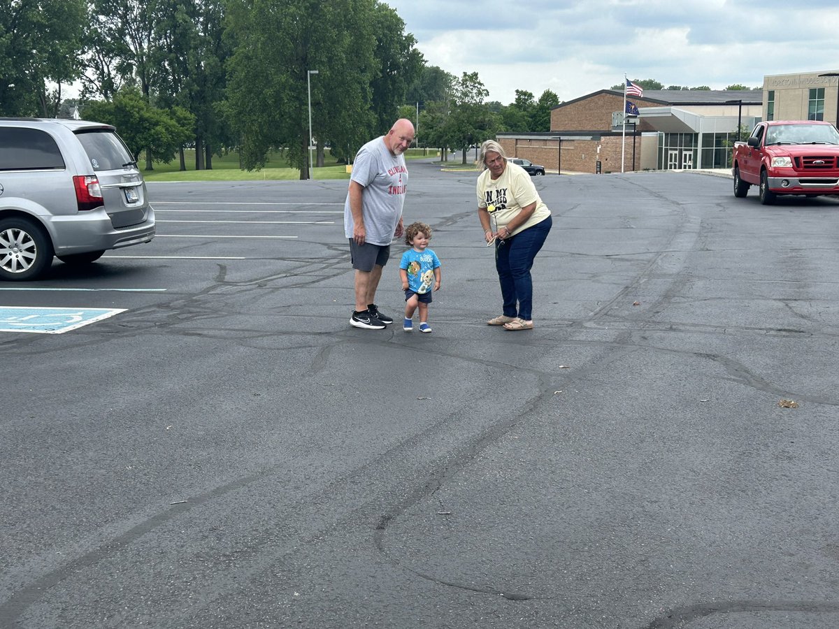 wthornburgh's tweet photo. @YESYorktown wishes Mrs. Cindy Mace a Happy retirement as she clocks out of the YES office for the last time! Thank you Mrs. Mace for 24 wonderful years at YES! https://t.co/cylC02D854