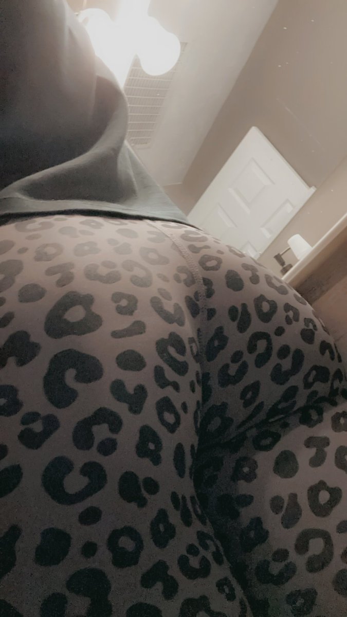 kiraquinnOF's tweet photo. Don’t look too closely at the spots… you might become mesmerized… 

https://t.co/n8JmXkAsgo https://t.co/2rkr1x97nm