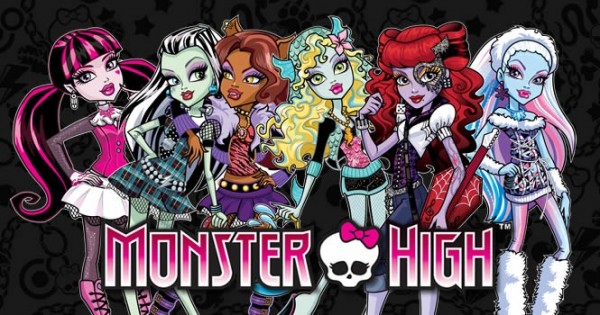 _Estiilos's tweet photo. ¡MONSTER HIGH!
Universal estaría produciendo una película live-action de las muñecas #MonsterHigh. 
#AkivaGoldsman escribirá el guión. https://t.co/hE8gpkF0rf