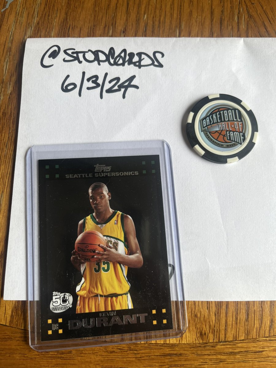 Kevin Durant Topps black rc 

$10 pwe 

<a href="/Hobby_Connect/">Hobby Connection(Colton)</a> <a href="/HobbyRetweet_/">Hobby Retweet</a>  <a href="/sports_sell/">@SPORTS_SΞLL</a> @thehobby247 <a href="/HobbyConnector/">The Hobby Connector ™</a> <a href="/PCOregonDucks2/">Hobby Tag Facilitator</a> <a href="/CodiDaReposter/">CodiDaReposter</a> @nolacardtweets <a href="/84baseballcards/">84Cards • Daily Team B/S/T</a>

#whodoyoucollect #cards4sale #ratedrookie  #NBa     #NBAPlayoffs     #supersonics #seattle