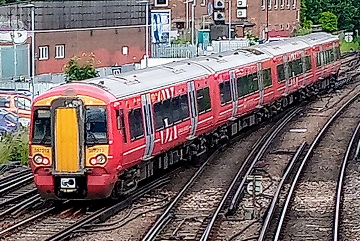 Richard53007178's tweet photo. 387s have been working the Brighton to Southampton central services since the timetable change alternating with the 377s this is 387212 387221 was on another service earlier anyone no why https://t.co/87UbipiNWb